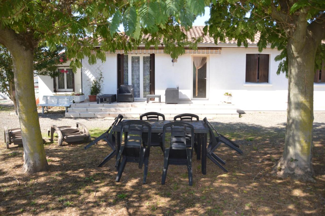 Villa Aux Pieds Des Pyrenees Azereix Eksteriør billede