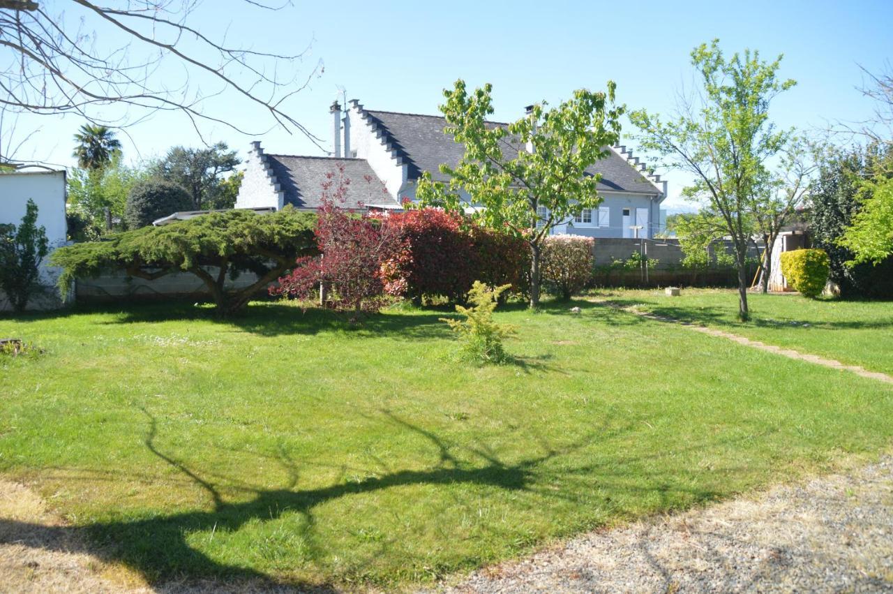 Villa Aux Pieds Des Pyrenees Azereix Eksteriør billede