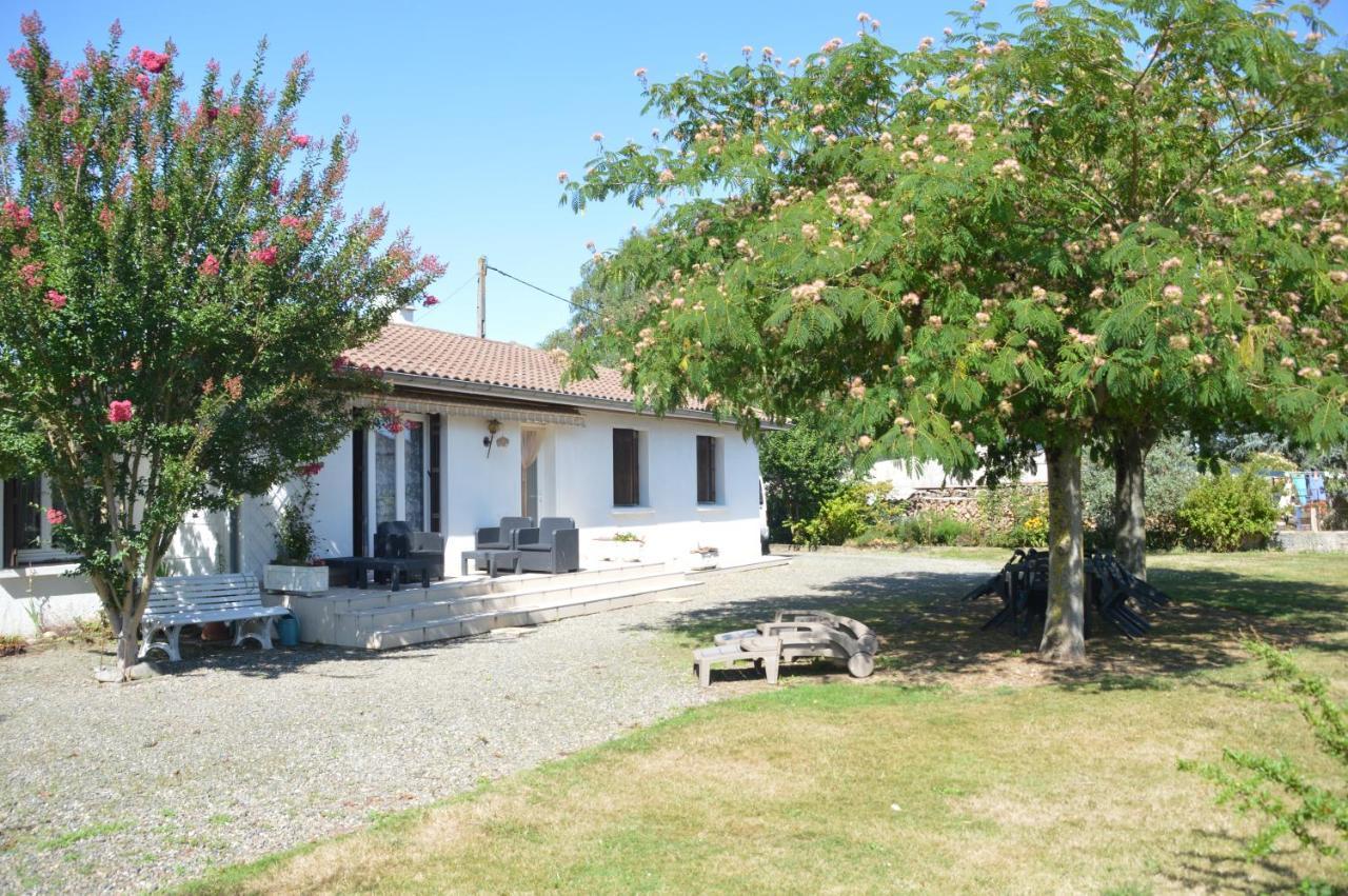 Villa Aux Pieds Des Pyrenees Azereix Eksteriør billede